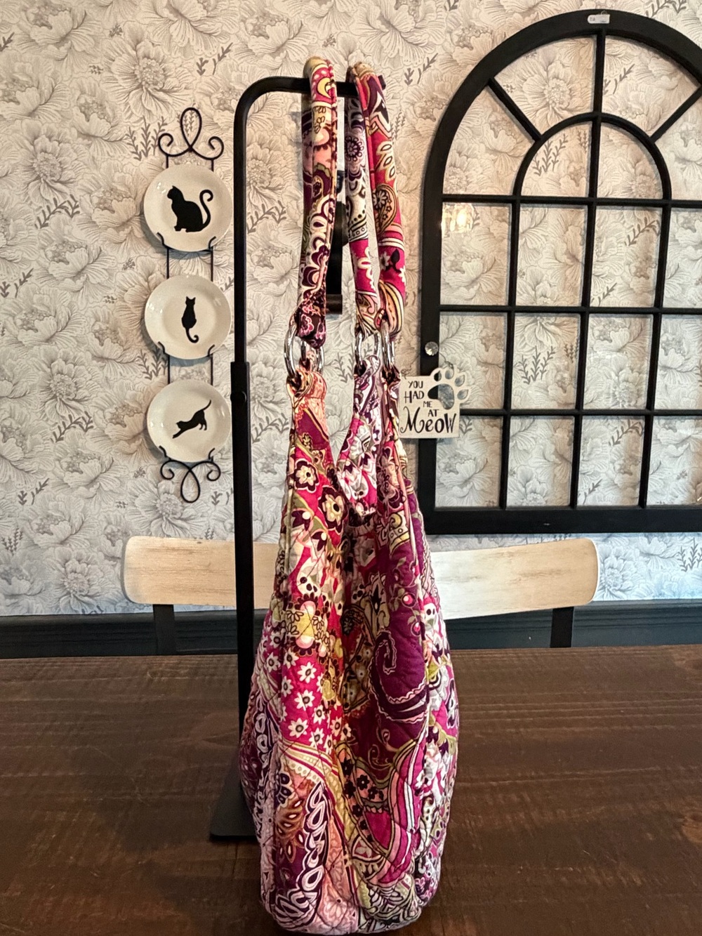 Vera Bradley Quilted Paisley Hobo in Magenta and Gold Accents EUC - Picture 4 of 6
